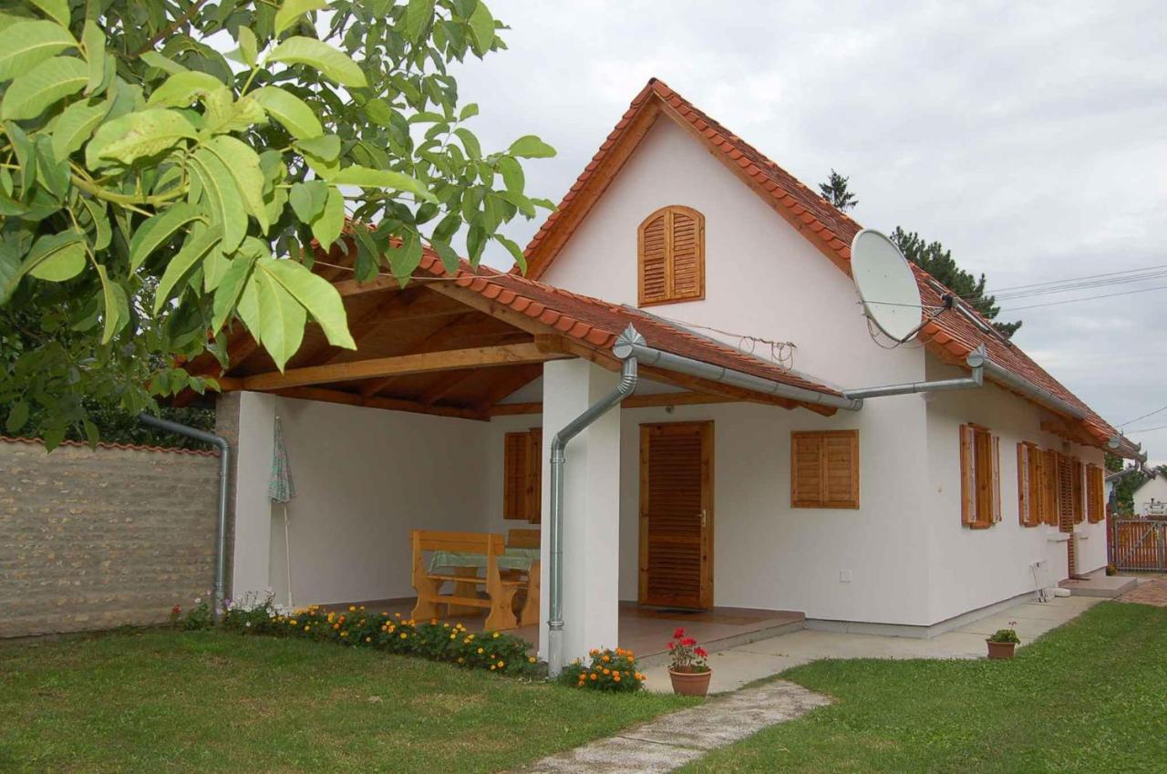 Apartment Balatonbereny 8 エクステリア 写真