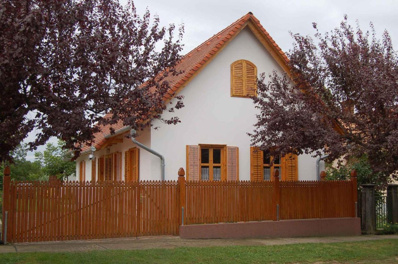 Apartment Balatonbereny 8 エクステリア 写真